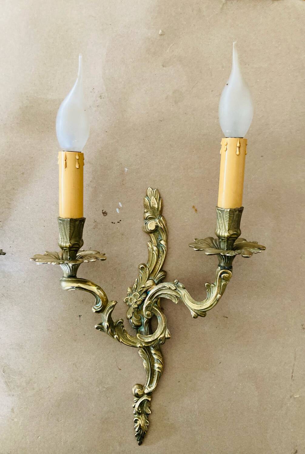 Louis XV style wall sconces in gilt bronze with undulating arms