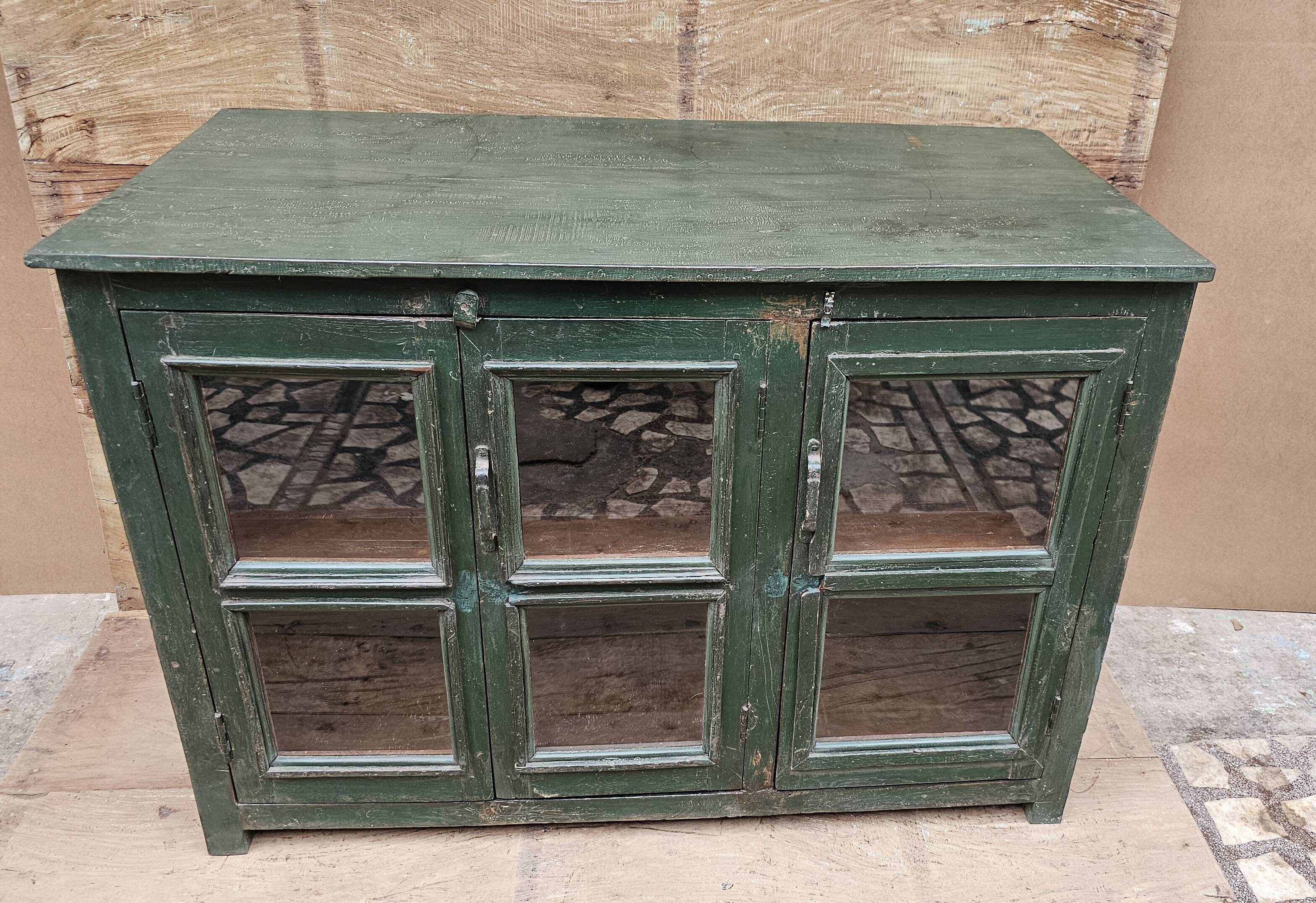 Ancien buffet vitré en teck birman