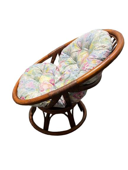 Rotating rattan armchair