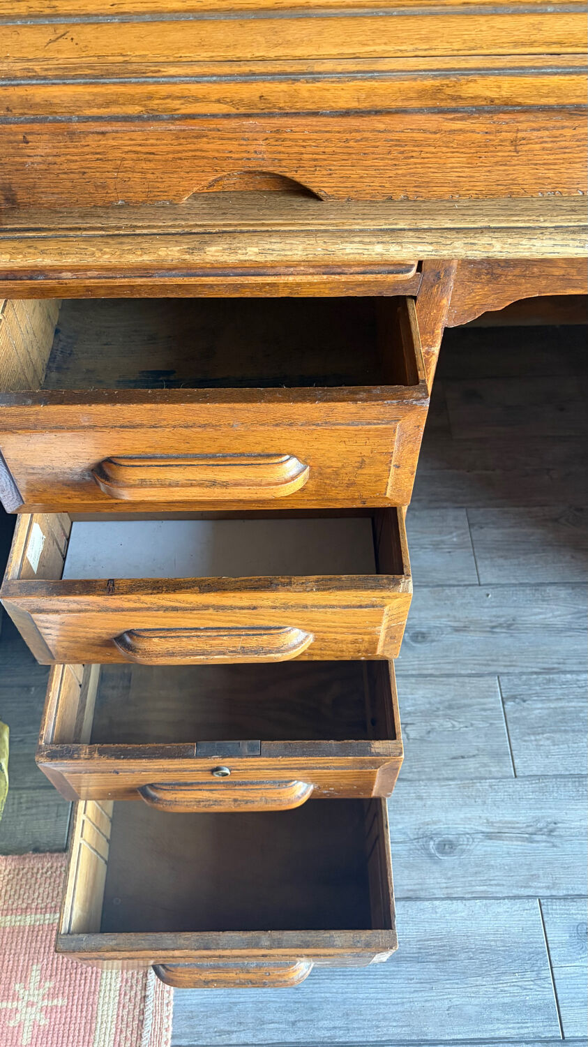 Old American office Delaunay