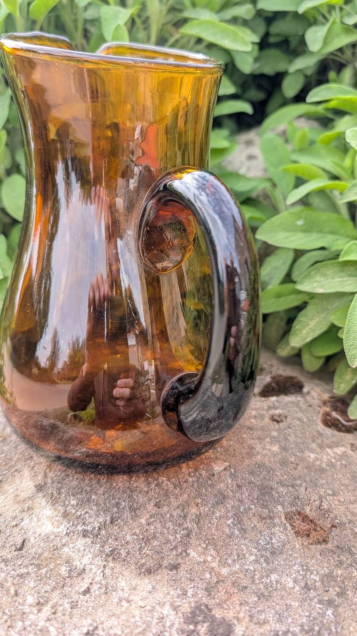 Pichet en verre ambré 60's