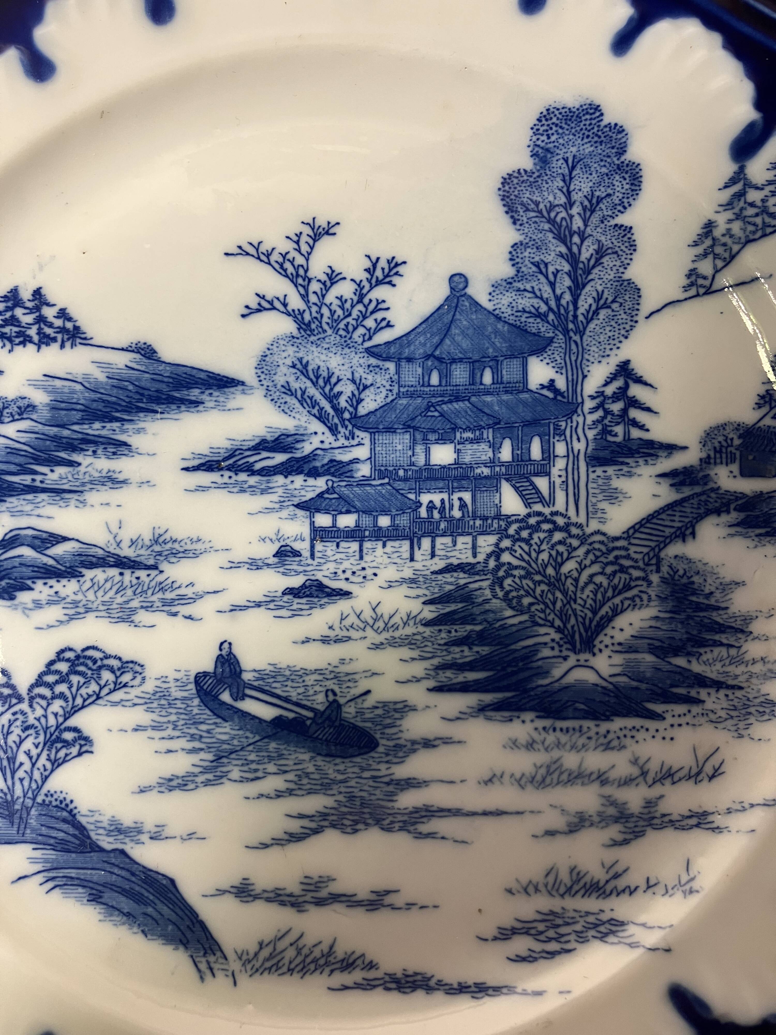 Porcelain plate from the early 20th century with pagoda decoration.