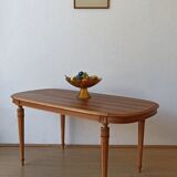 Table ovale décorée en bois Suède.