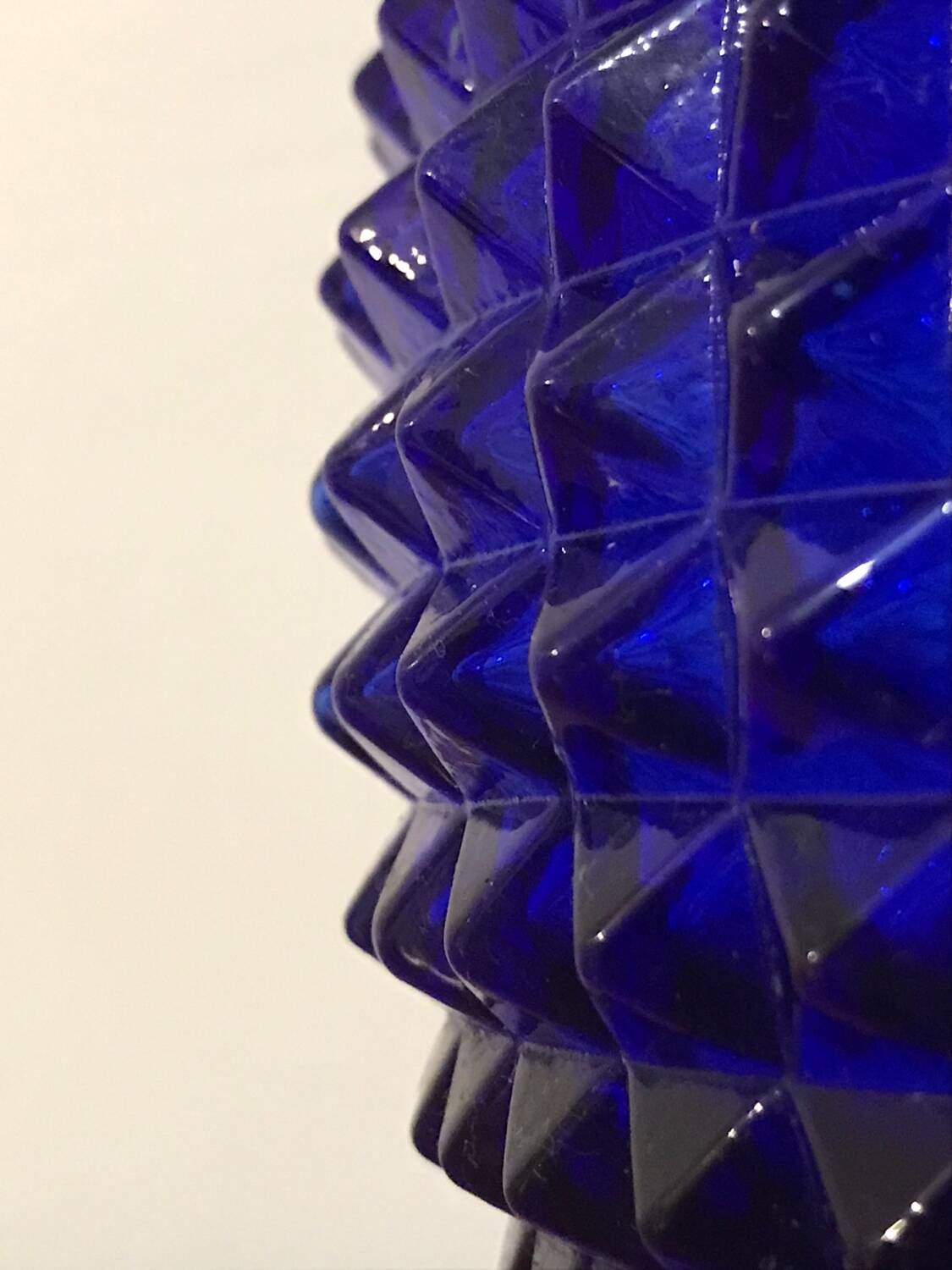 Empoli carafe cobalt blue diamond point