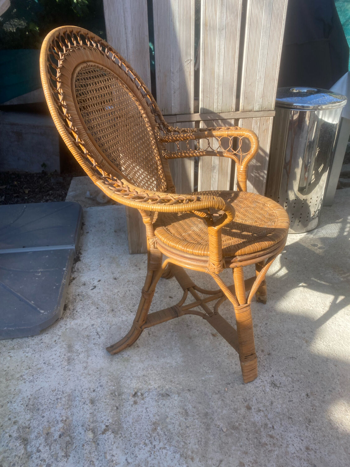 Vintage rattan chair chair