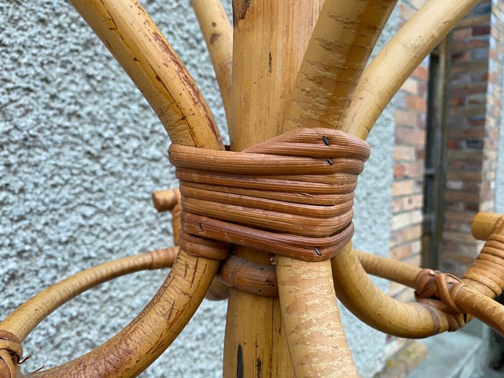 Parrot coat rack in vintage rattan 1970