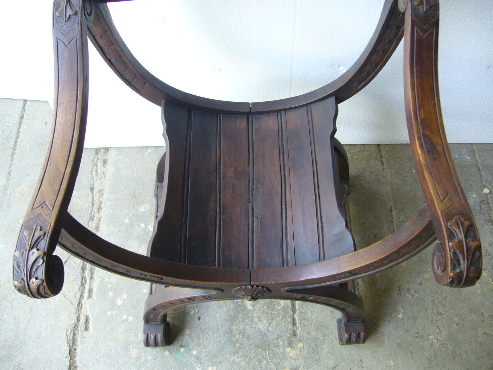 Old Dagobert chair