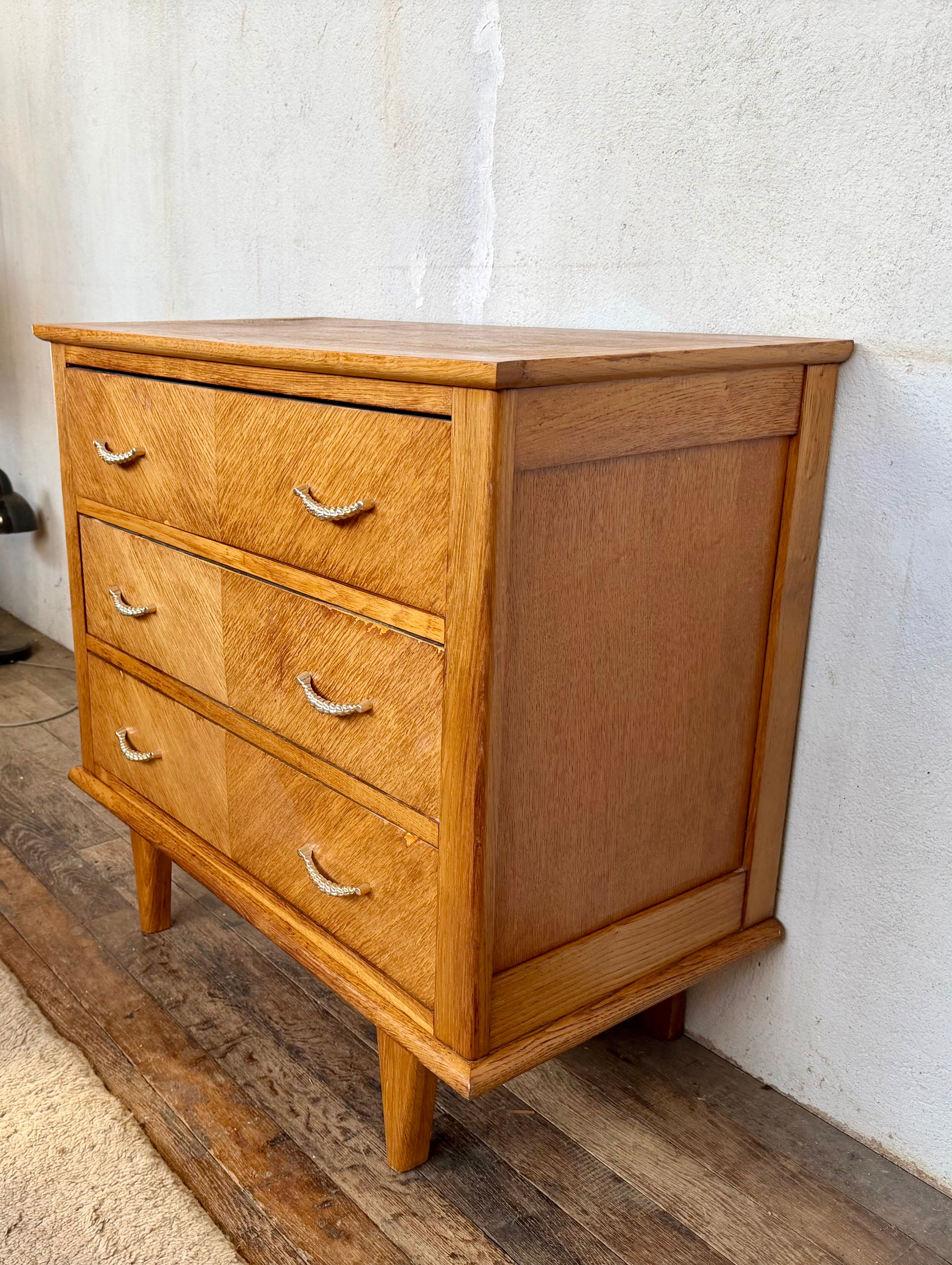Vintage commode with diamond handles