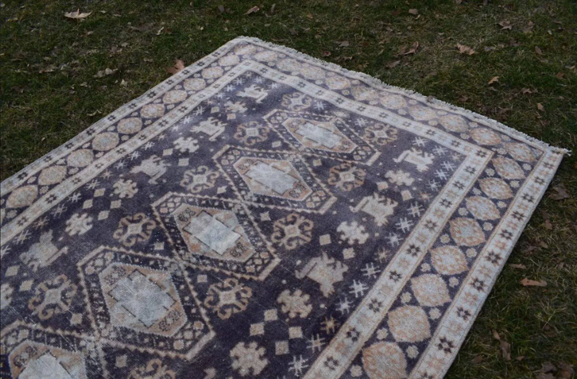 Vintage Turkish Oushak rug 136x202 cm