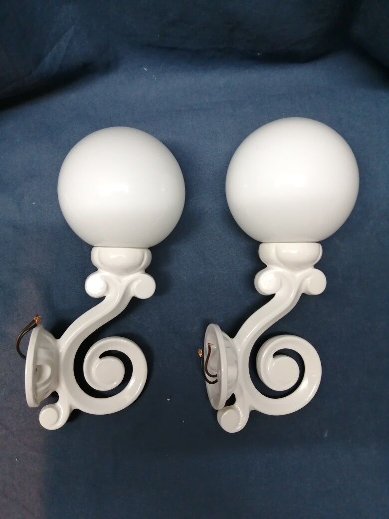 Appliques en fonte émaillées