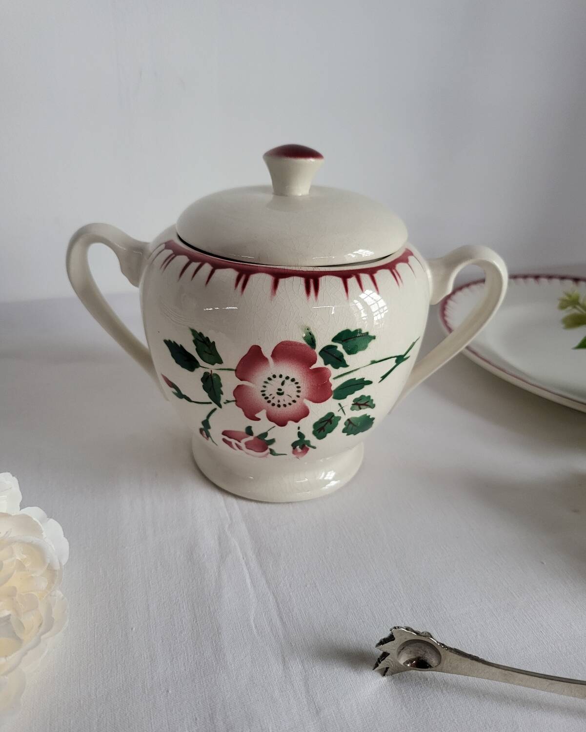 Sarreguemines earthenware sugar bowl, Epernay pattern