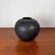 Vase minimaliste de studio allemand du milieu du siècle par Gisela Meyer Kaufmann pour Eulen Töpferei, Worspwede, années 1960