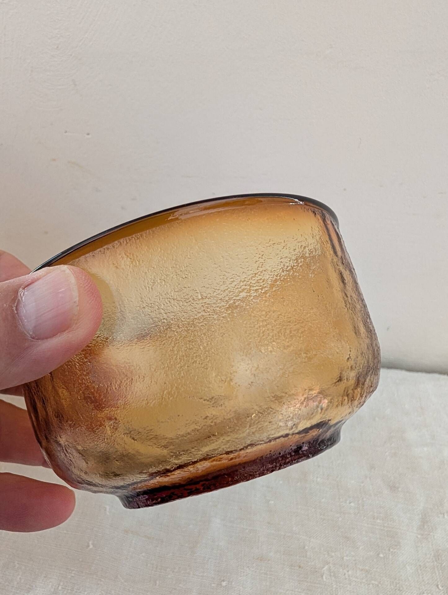 5 textured amber glass bowls – France, 1970s