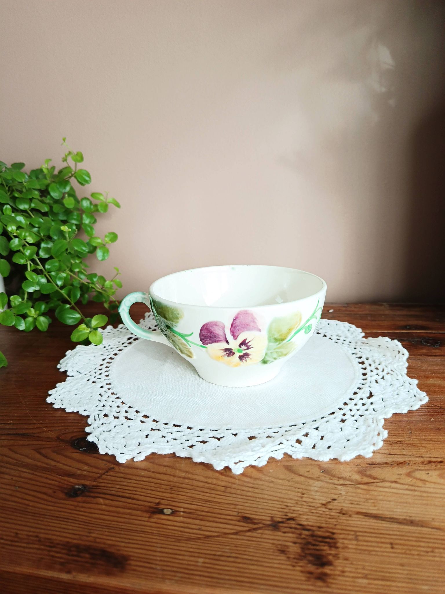 Large slipware cup Thoughts, Choisy le Roi