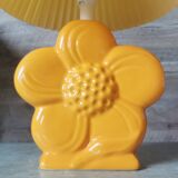 Vintage lamp flower marguerite