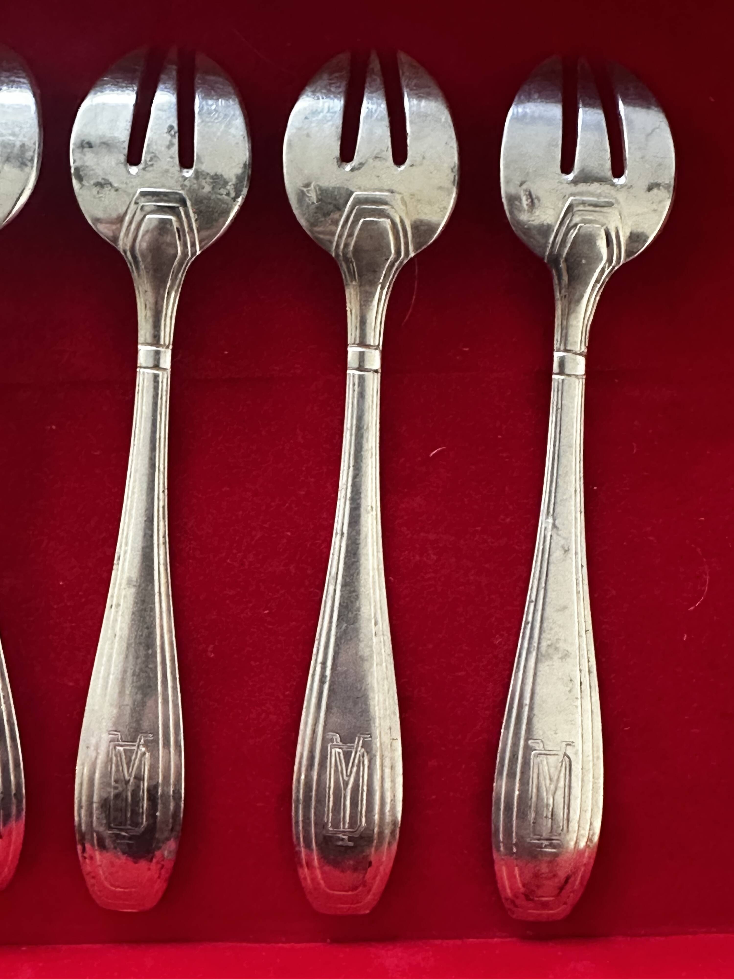 6 Oyster forks, Art Deco period 1930 - solid silver, initials YD