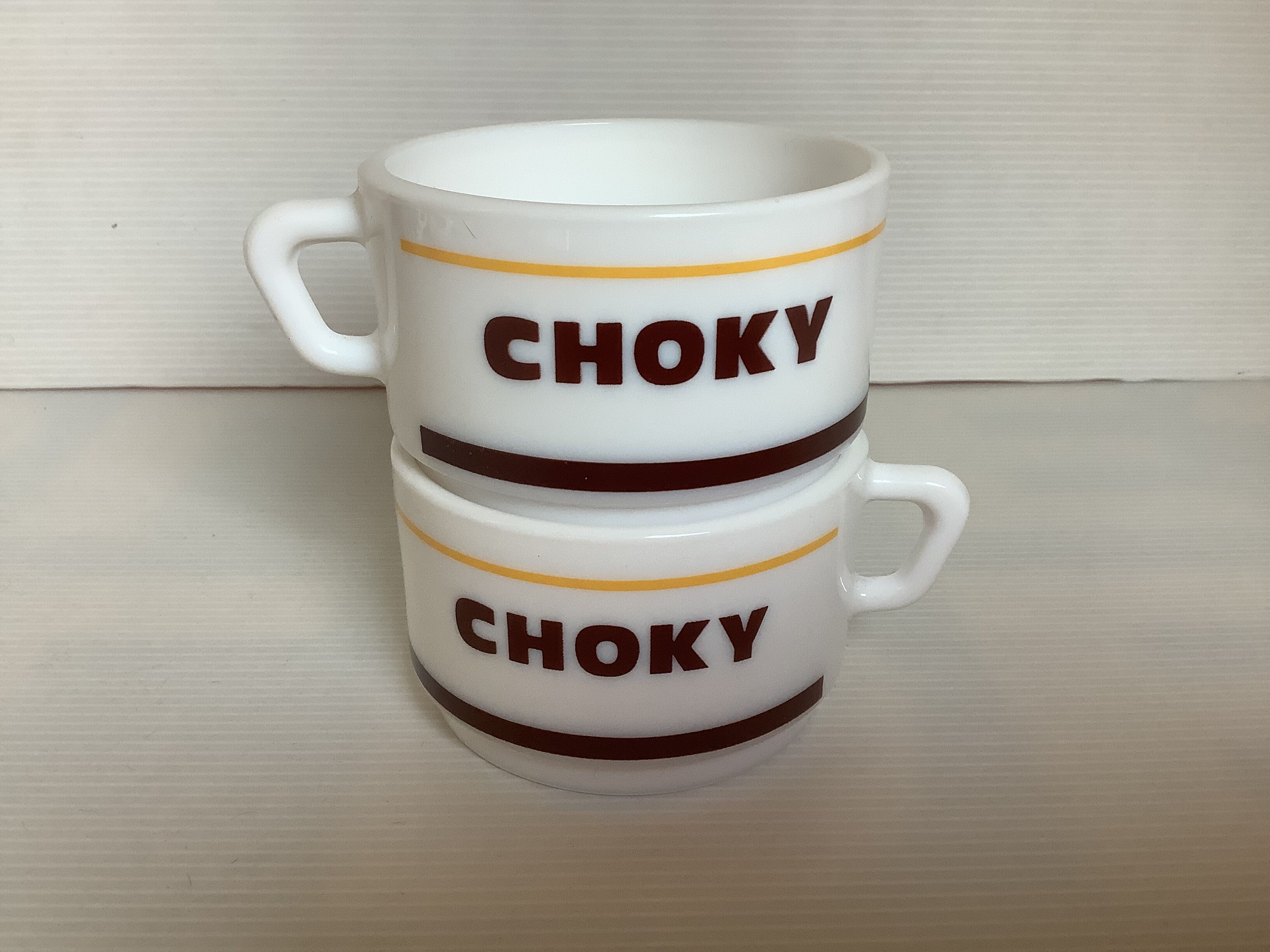 Paire de tasses choky arcopal