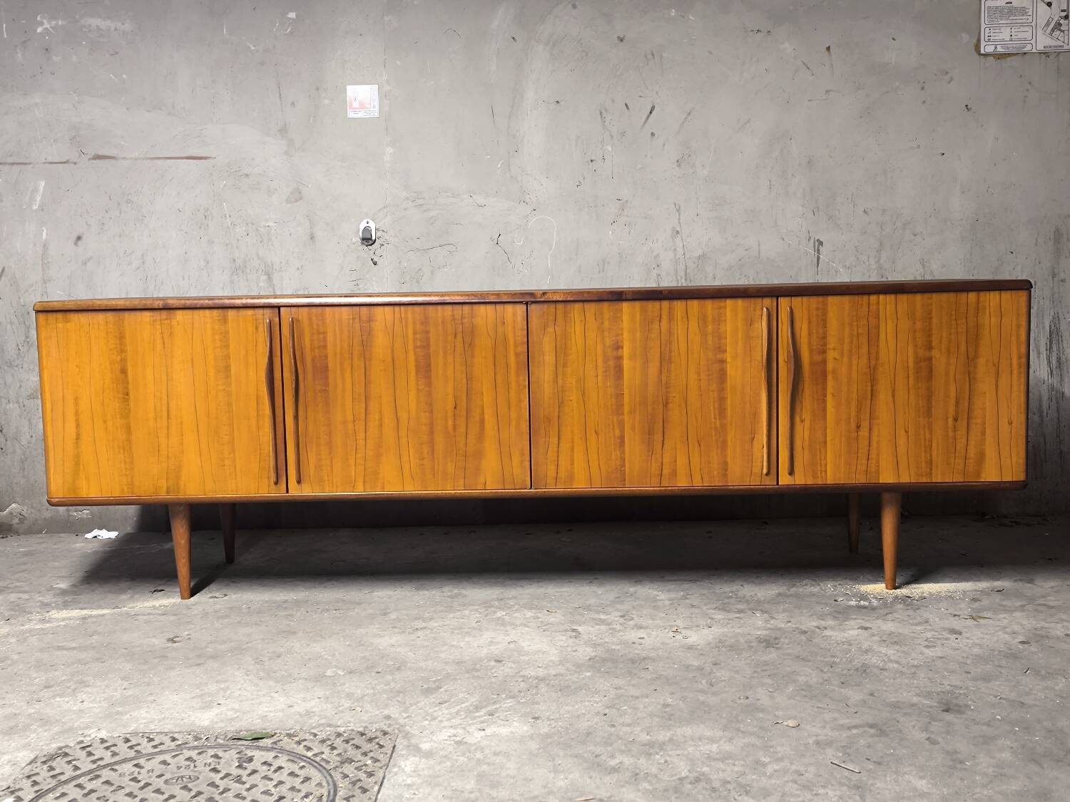 Enfilade scandinave vintage en palissandre