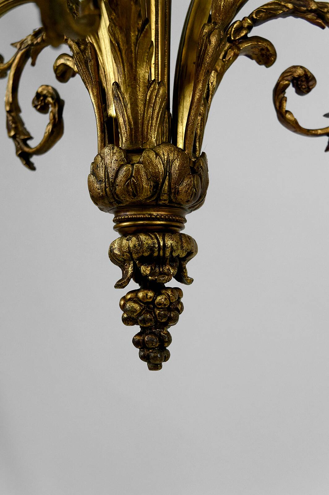Louis XVI Neoclassical style chandelier in gilded bronze, France, Circa 1900