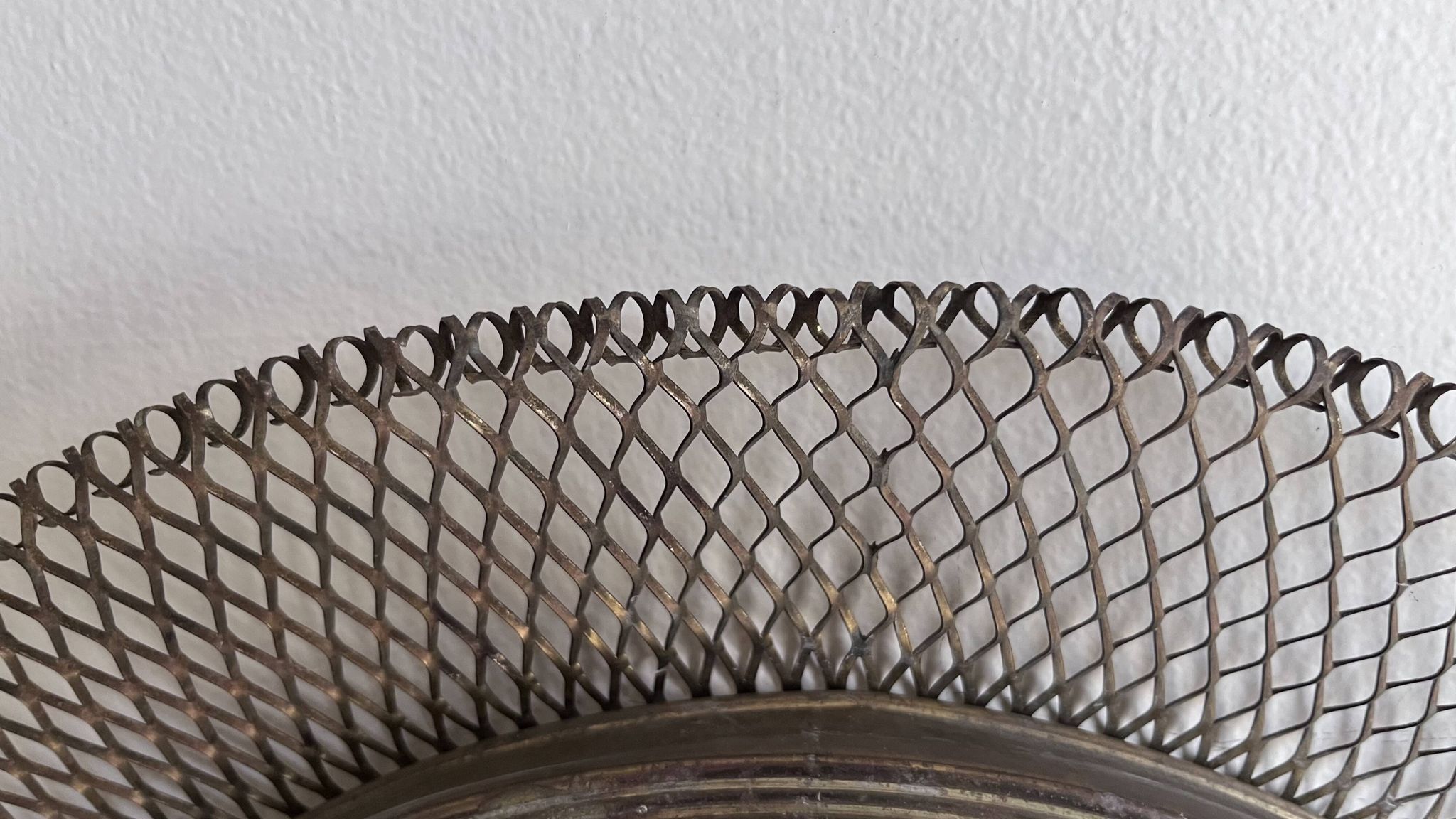 Italian sun mirror in golden mesh 1960 by Ponti