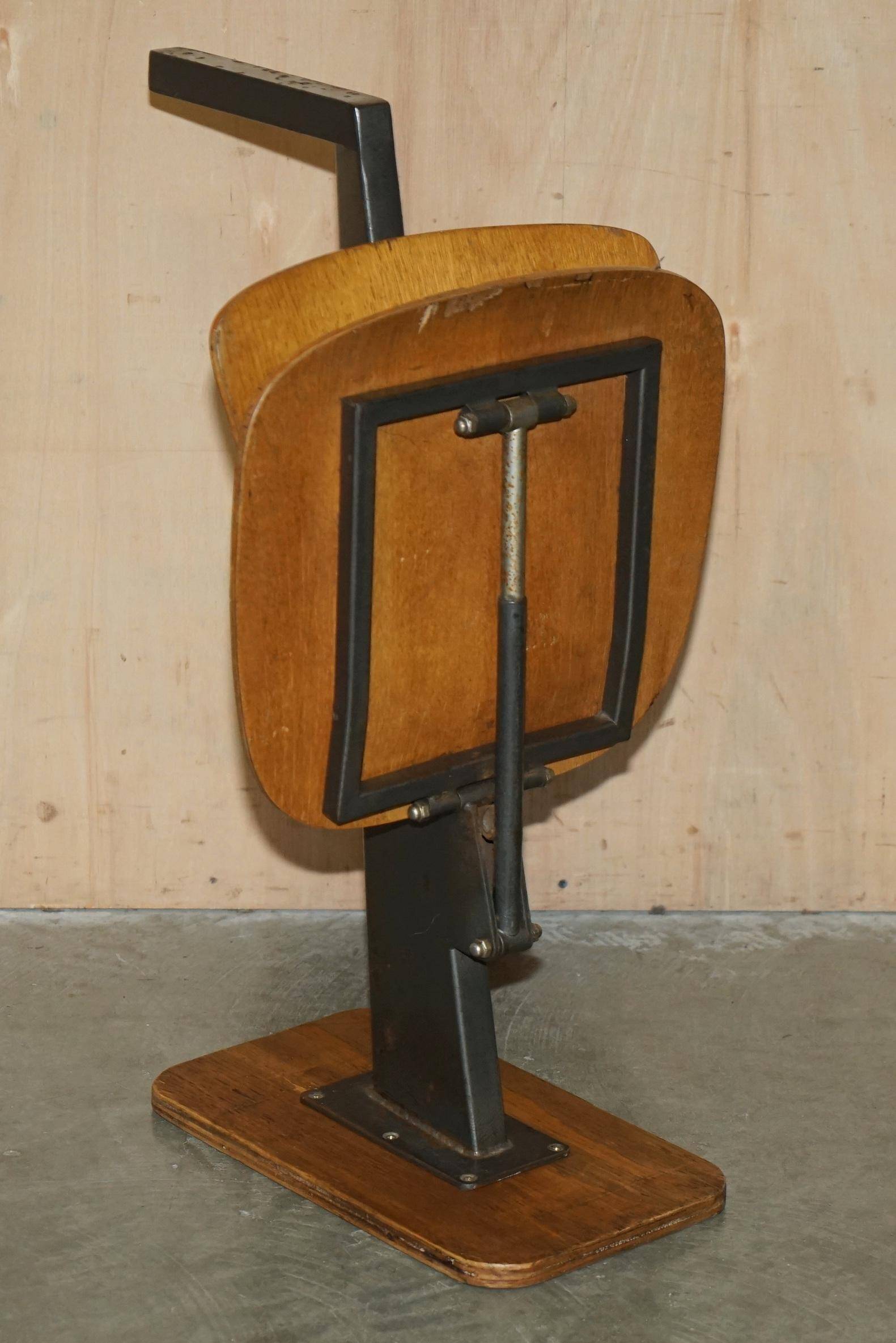 Six sièges de stade pliants vintage mid-century modern avec nouvelles bases