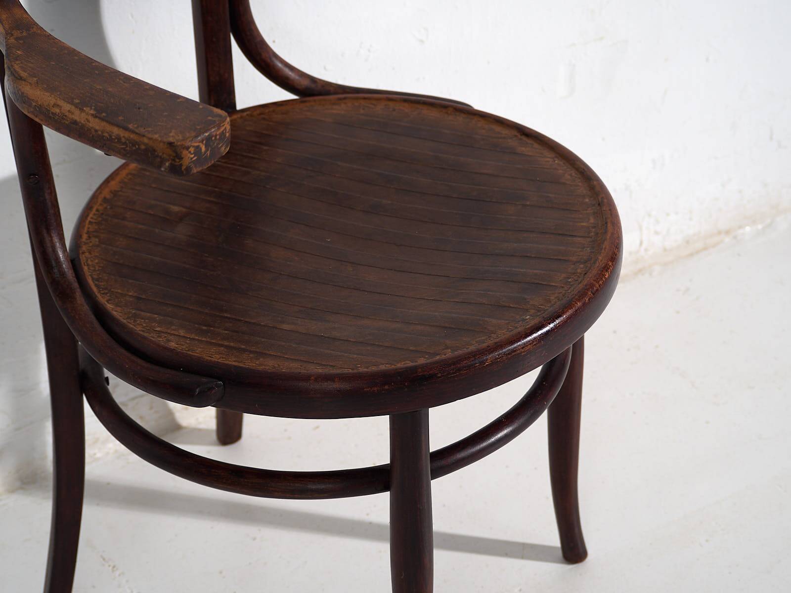 Antique chair with armrests (c.1920)