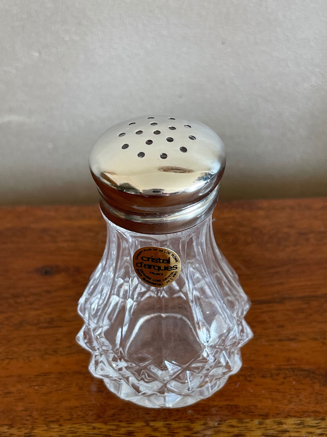 Salt and pepper crystal of Arques