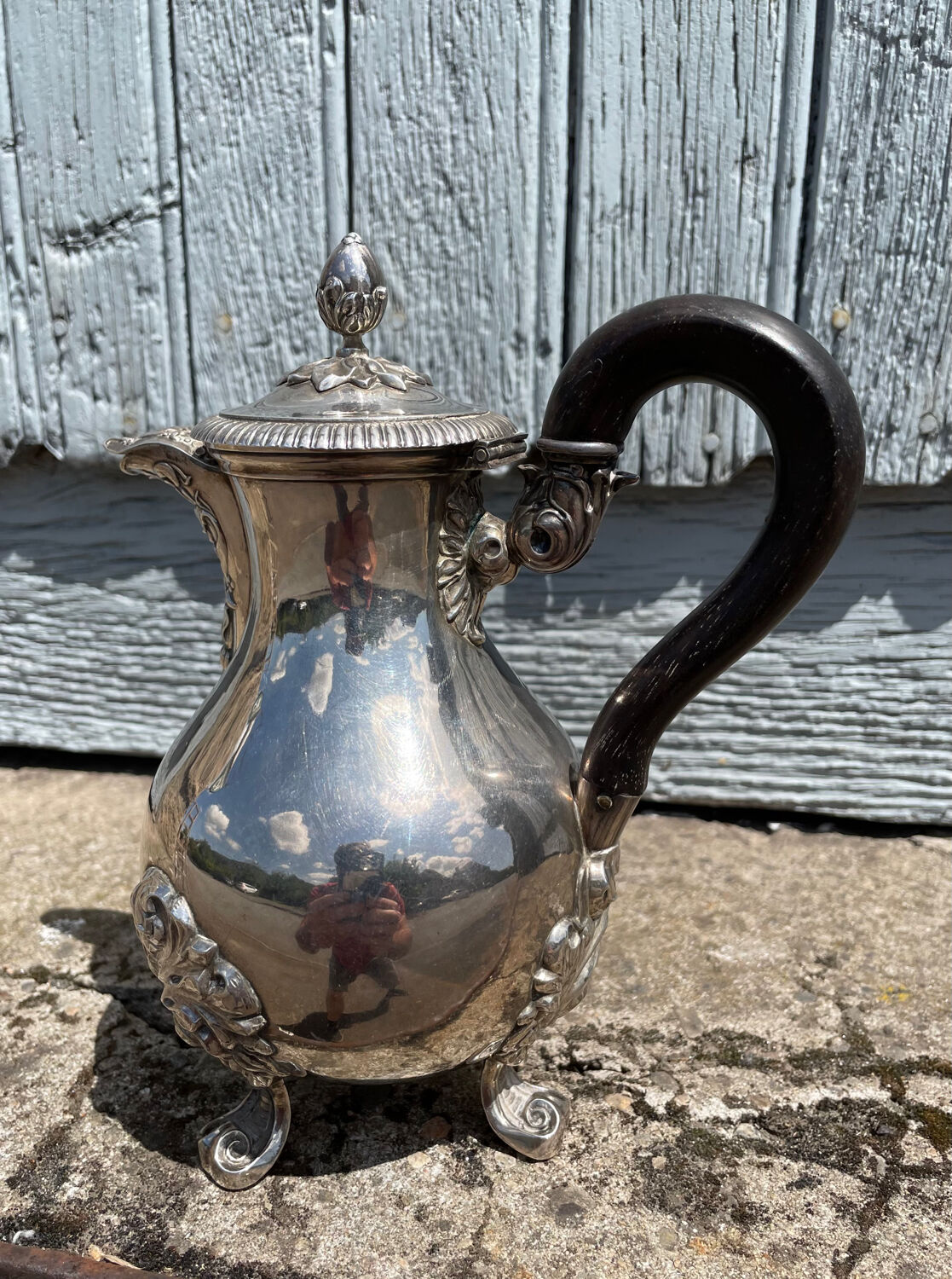 Silver coffee maker Paris