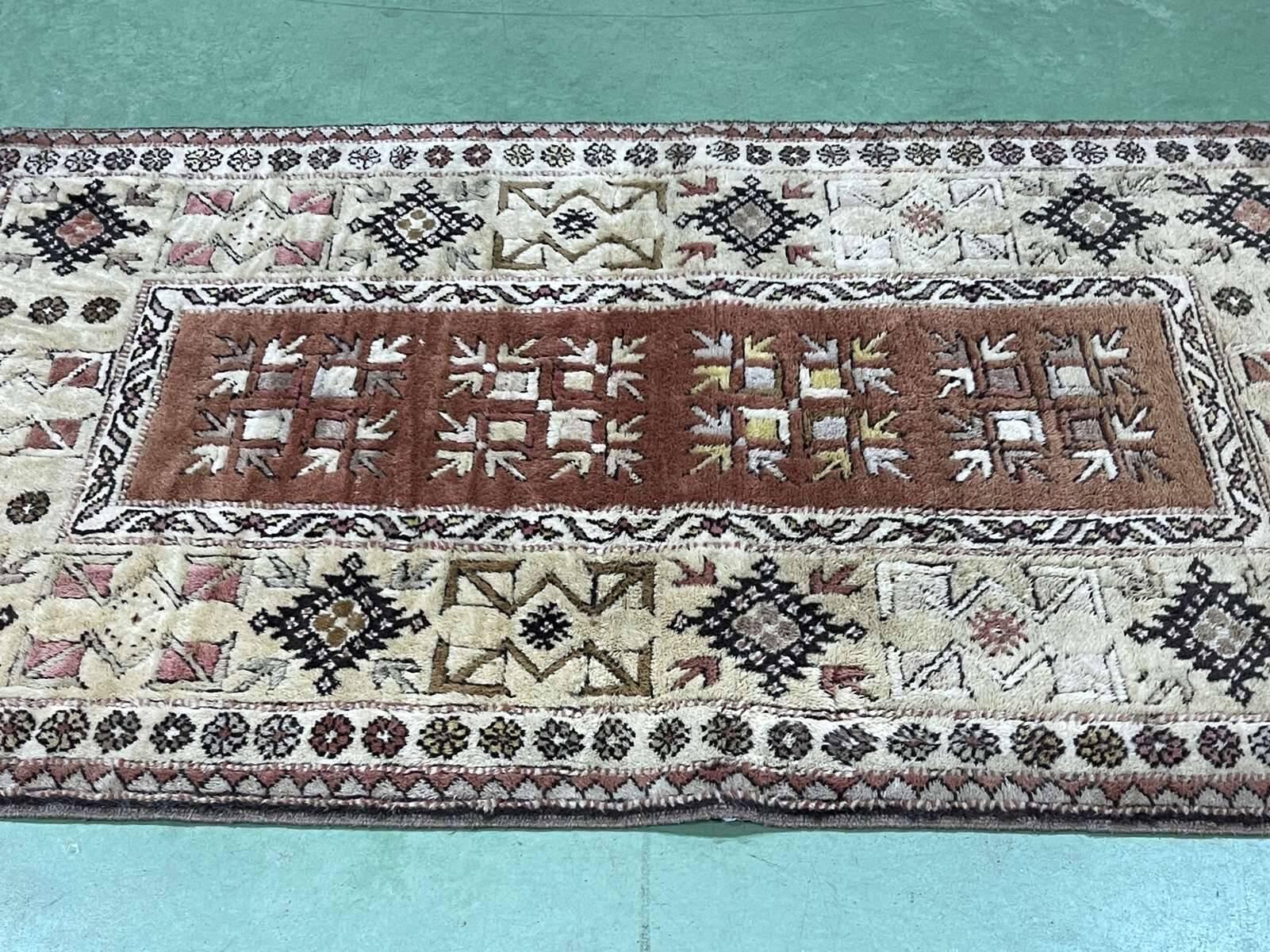 Handmade Iranian wool rug - L=1m47 l=91cm