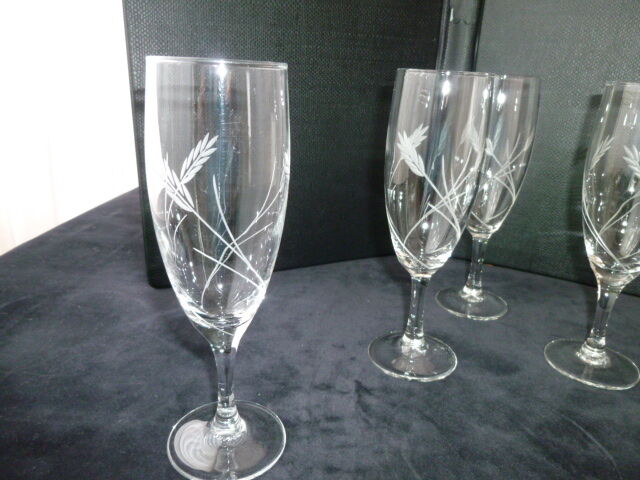 Set of 4 champagne flutes in Luminarc Model Sheaf Cob Decoration
