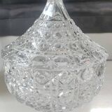 Large lead crystal candy dish/Drageoir. Tritschler Winterhalder. Dome shape, faceted patterns. Dim 30 x 15 cm