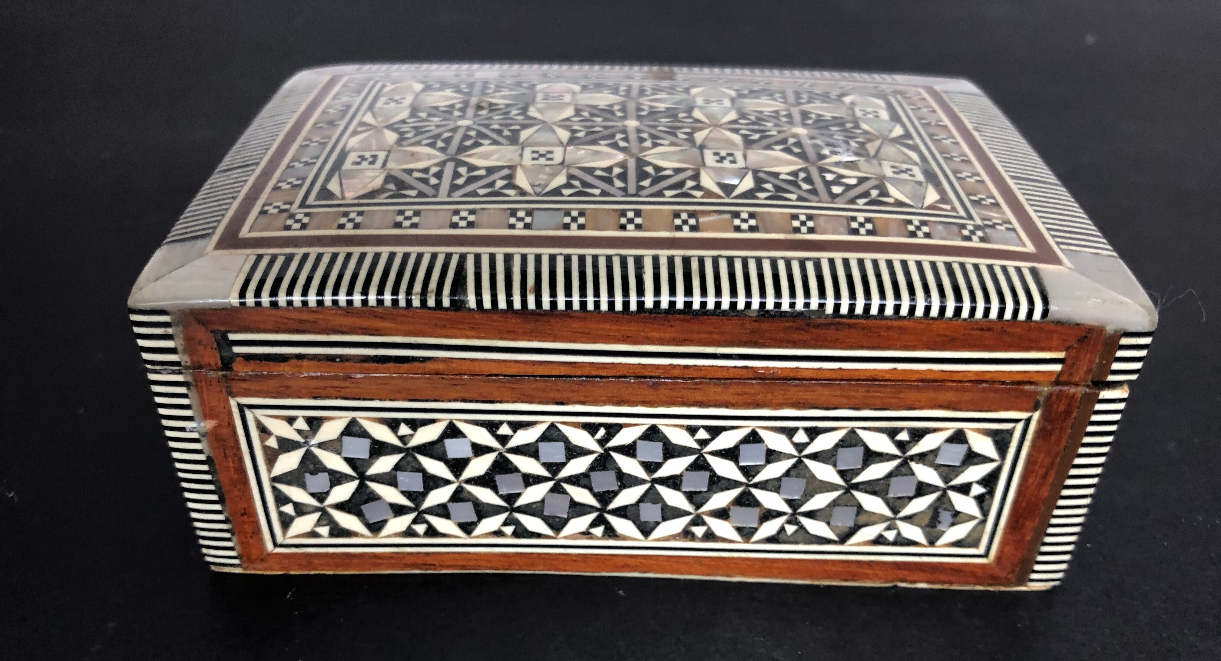 Jewelry box in marquetry