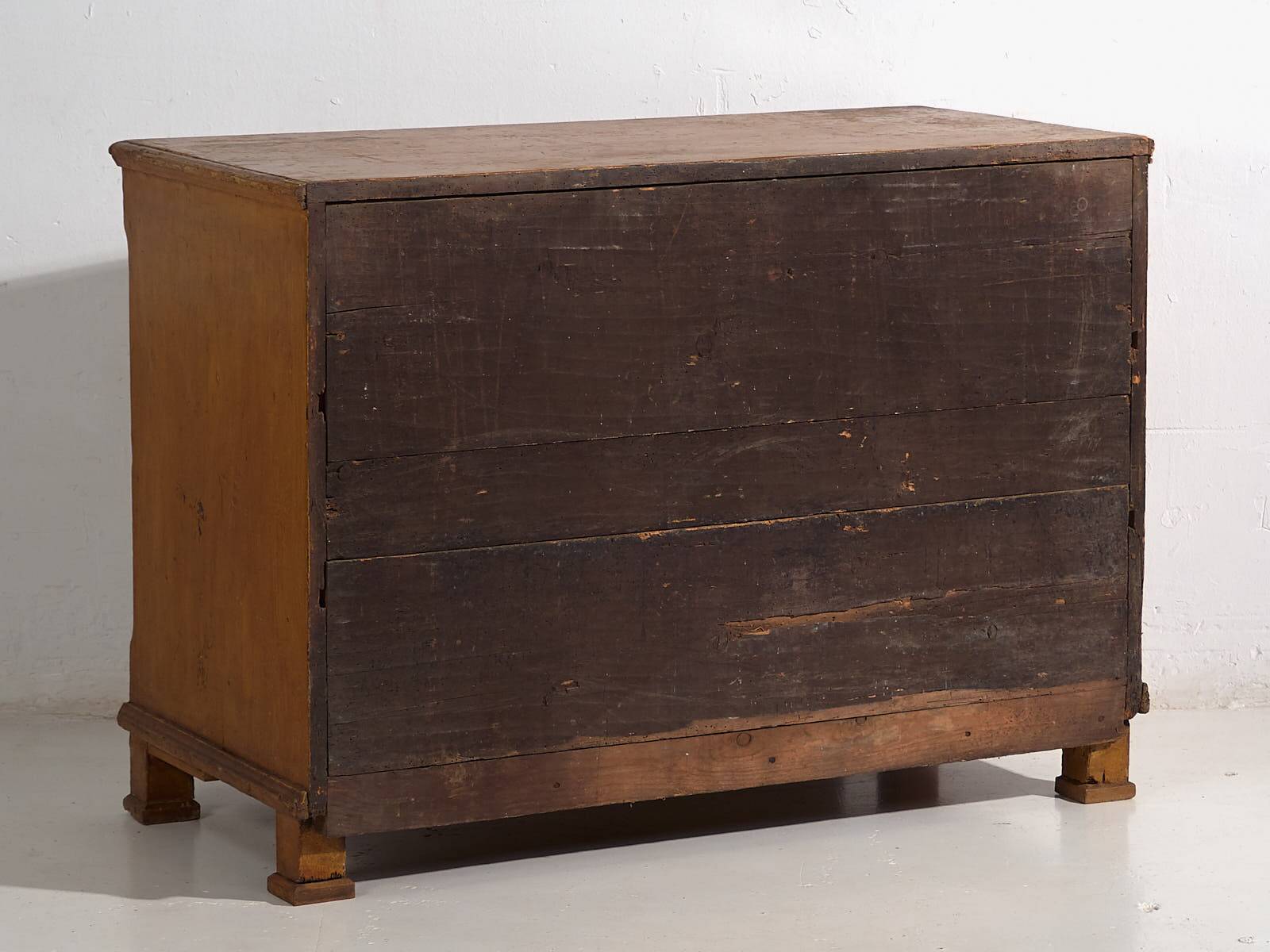 Commode ancienne à trois tiroirs (vers 1920)
