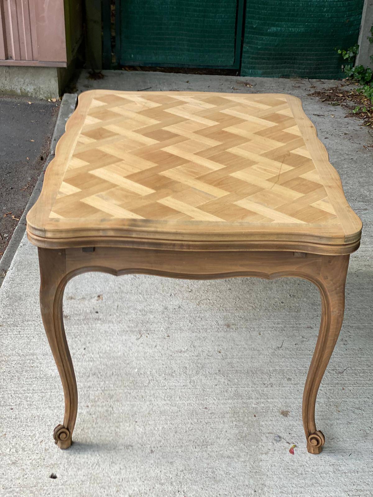 Louis XV extendable dining table, 18th century, renovated in solid oak 230cm