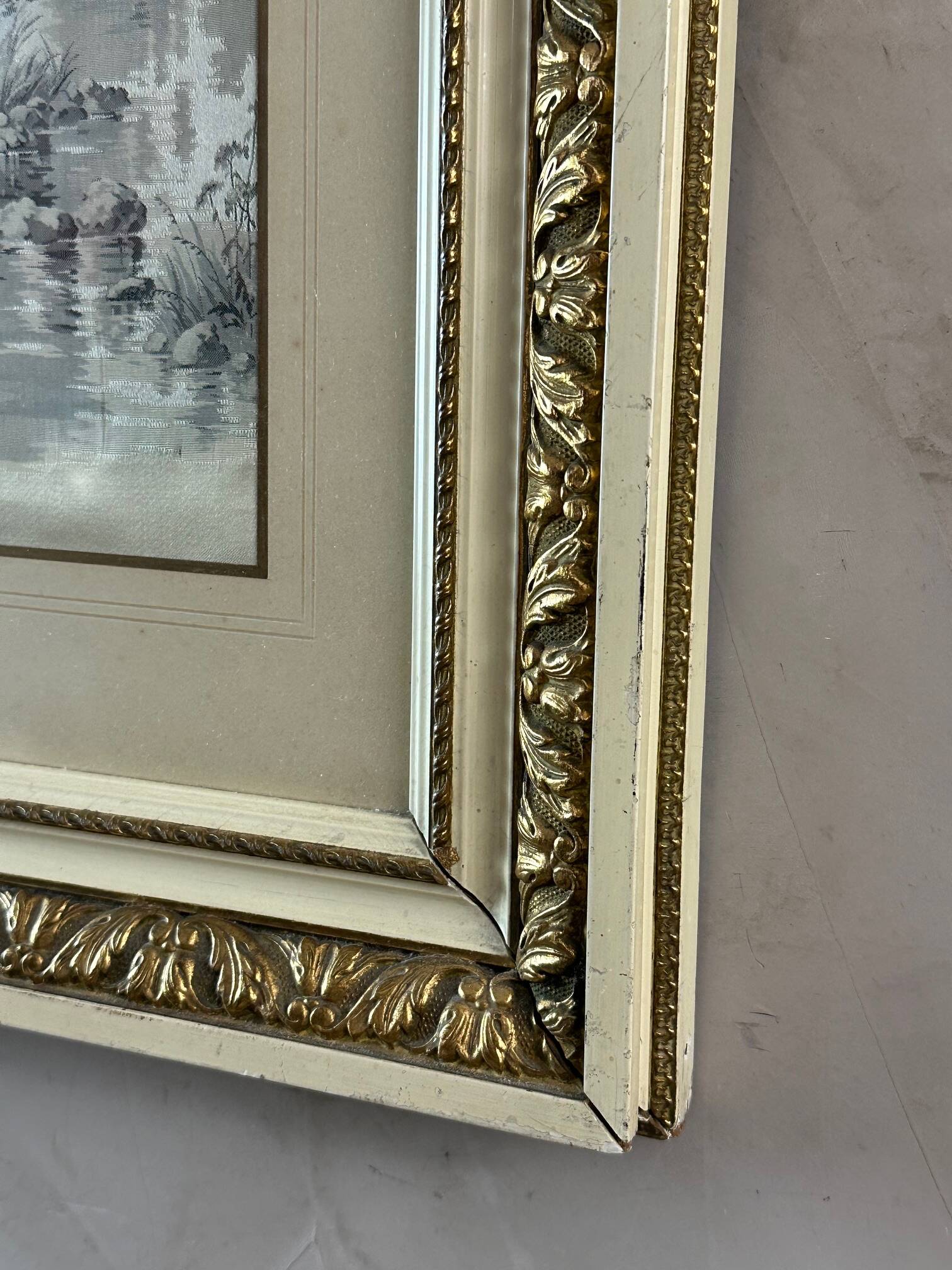 Paire de tableaux en soie