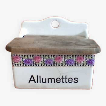 Boite pour allumettes en porcelaine , vintage .