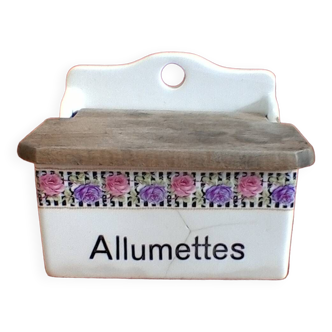 Boite pour allumettes en porcelaine , vintage .