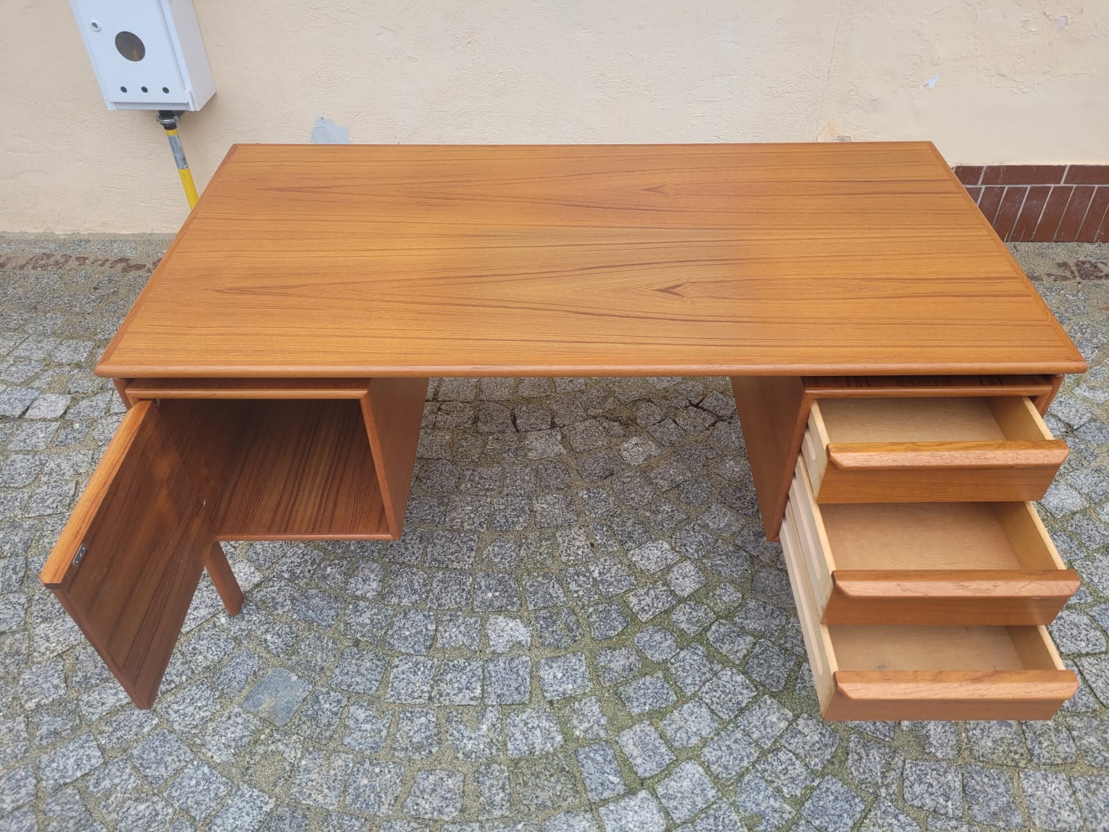 Mid-Century Teak Desk from Gv Møbler, 1960s