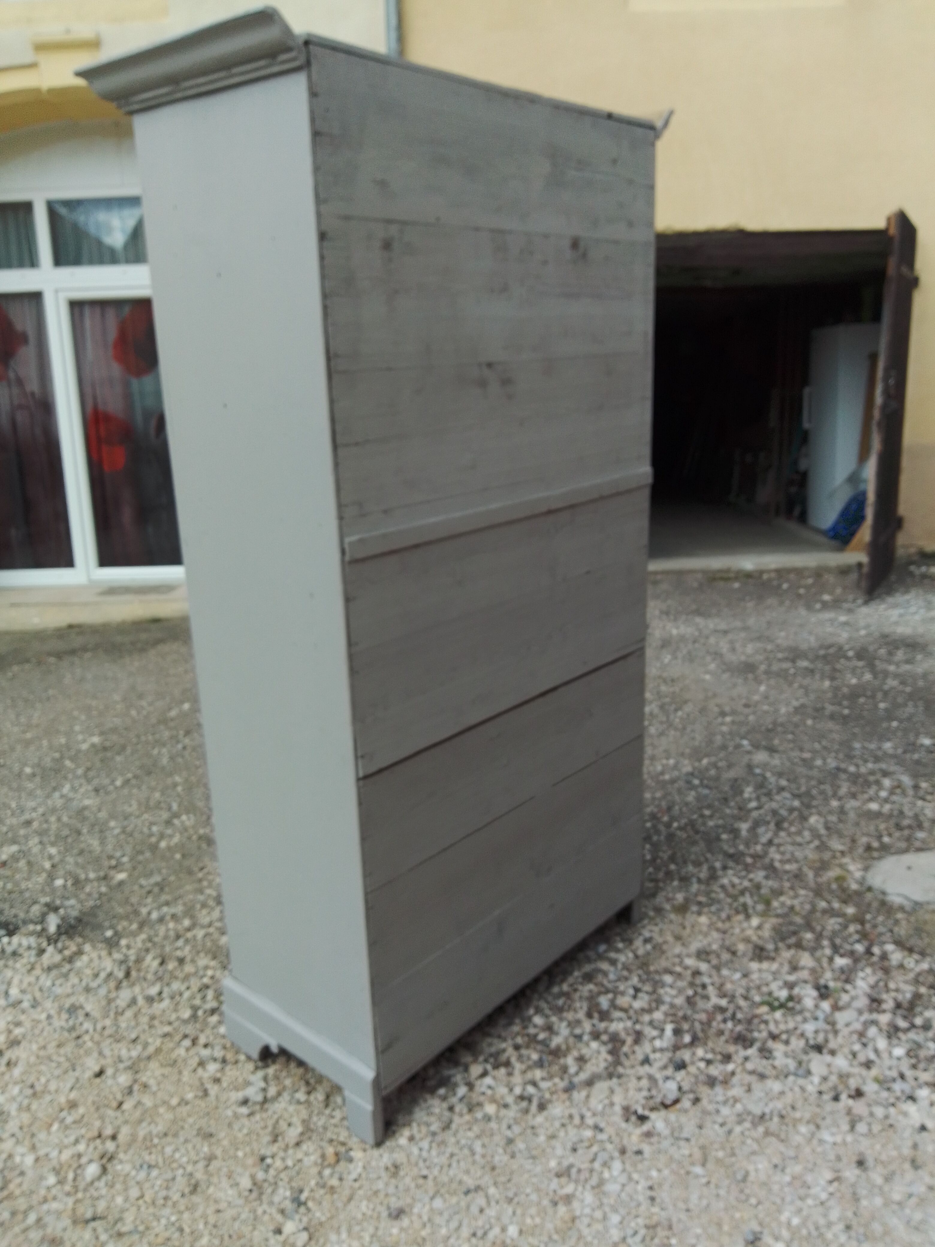 Armoire