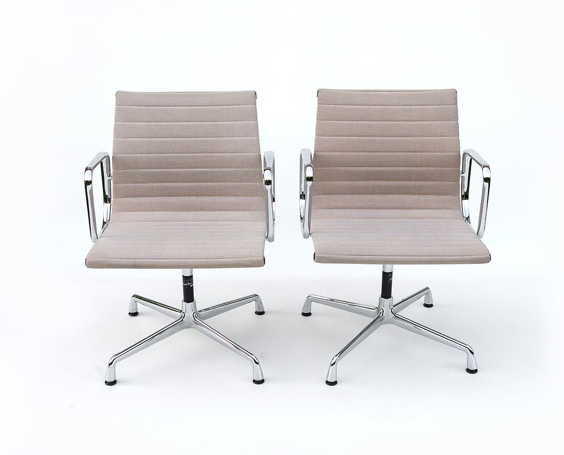 Pair swivel armchairs Vitra Aluminium Chair EA 108 design Ray & Charles Eames 60s 70s