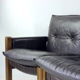 Canapé deux places en noyer et cuir par Boris Hála pour Ton, 1986