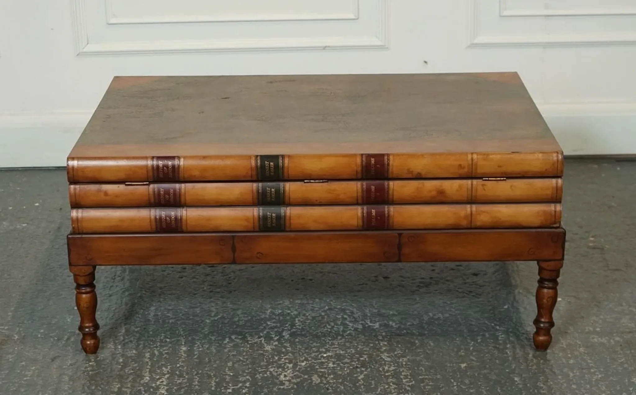 Vintage Coffee Table in Faux Leather with Internal Storage for Books