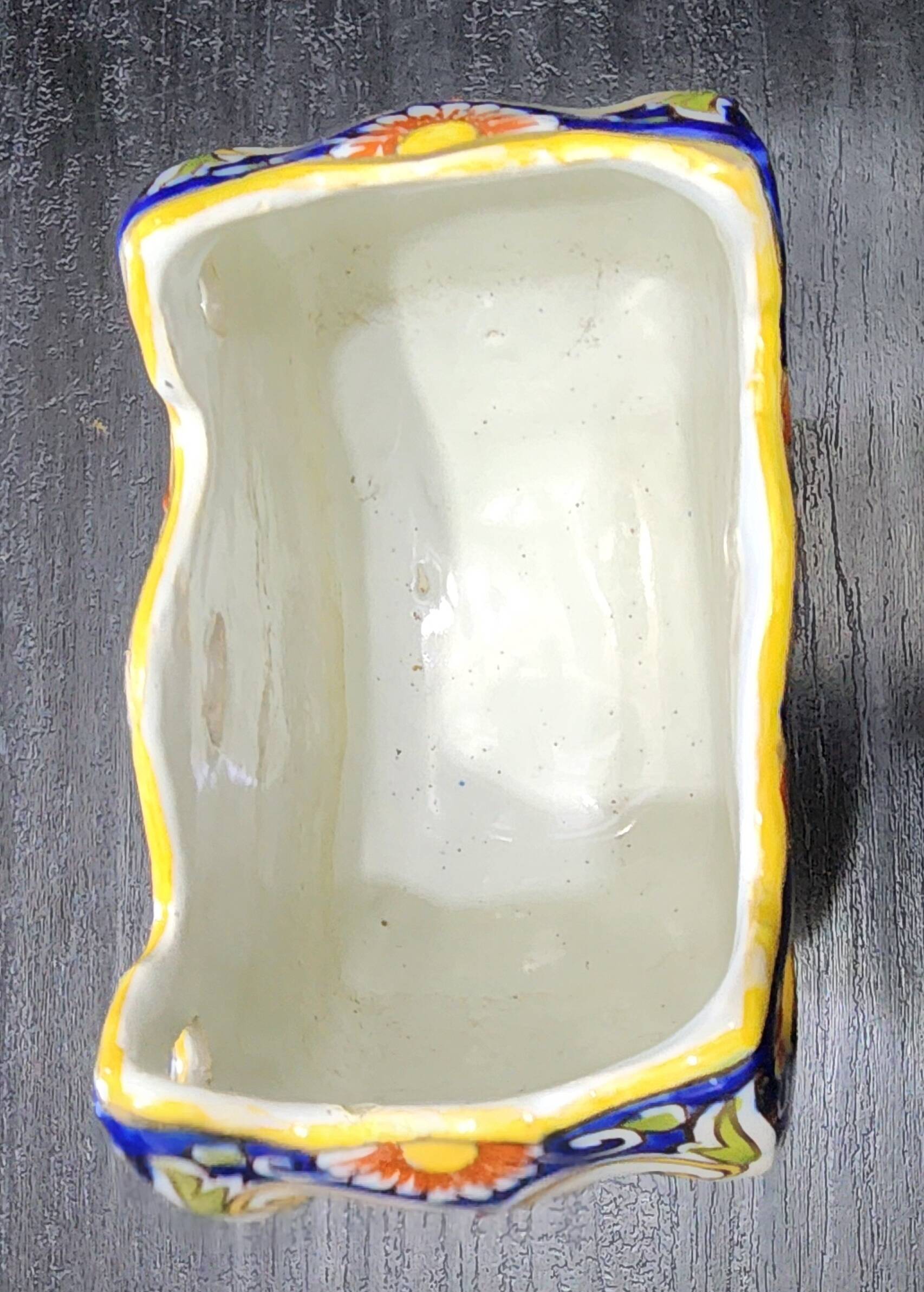 Vintage cache-pot planter in hand-painted earthenware.