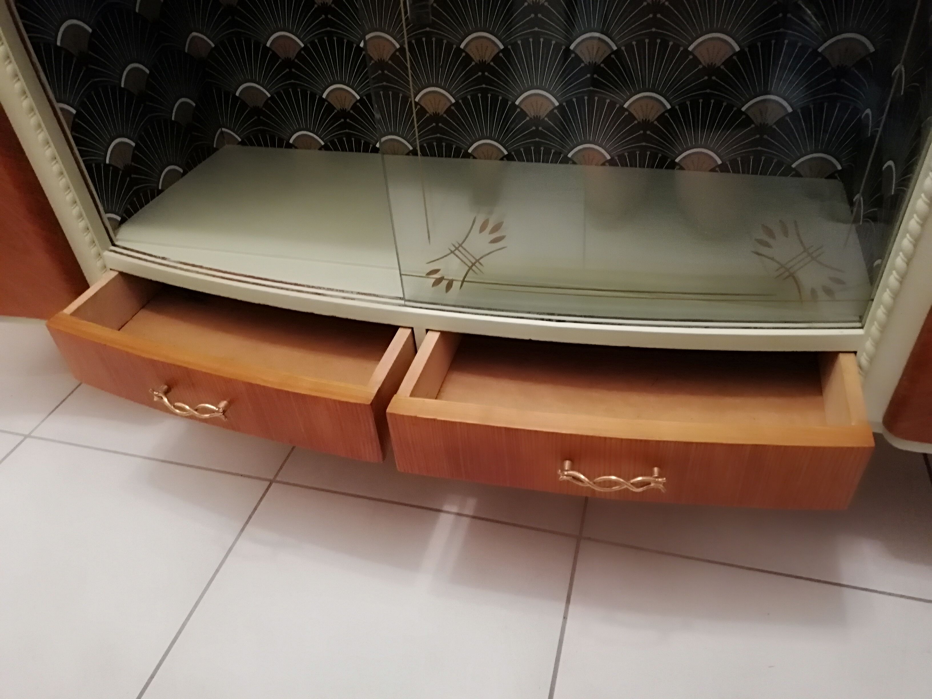 Enfilade feet compass in Scandinavian style