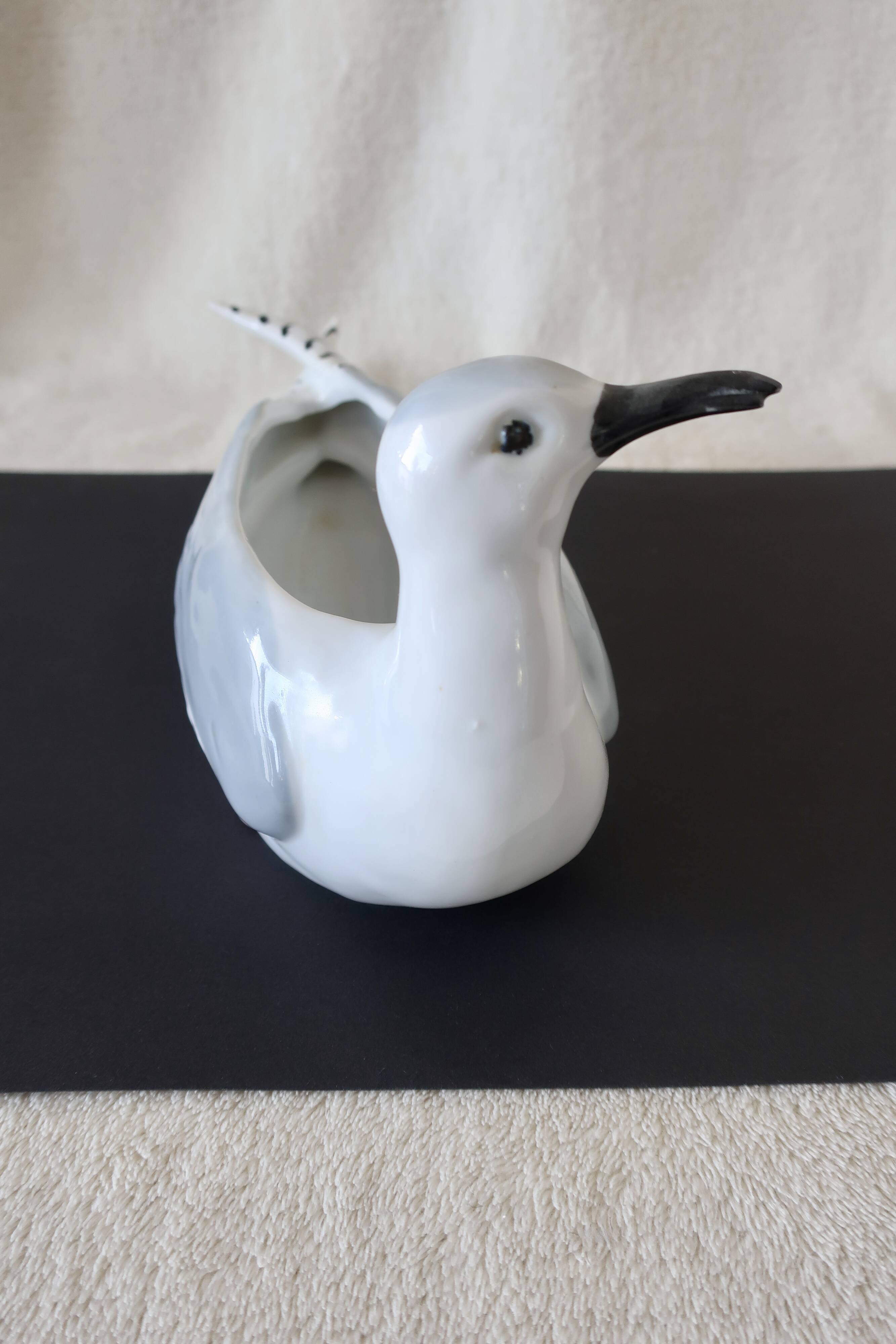 German Porcelain Seagull, 1930s Pocket Tray, Very Good Condition.