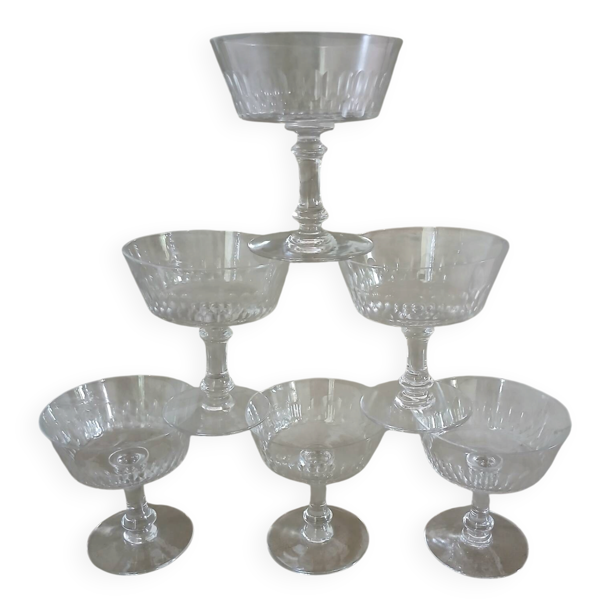 6 coupes à champagne anciennes en cristal