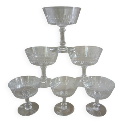 6 coupes à champagne anciennes en cristal