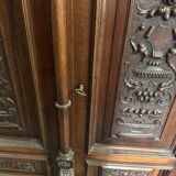 Small Renaissance-style buffet in walnut, 19th century.