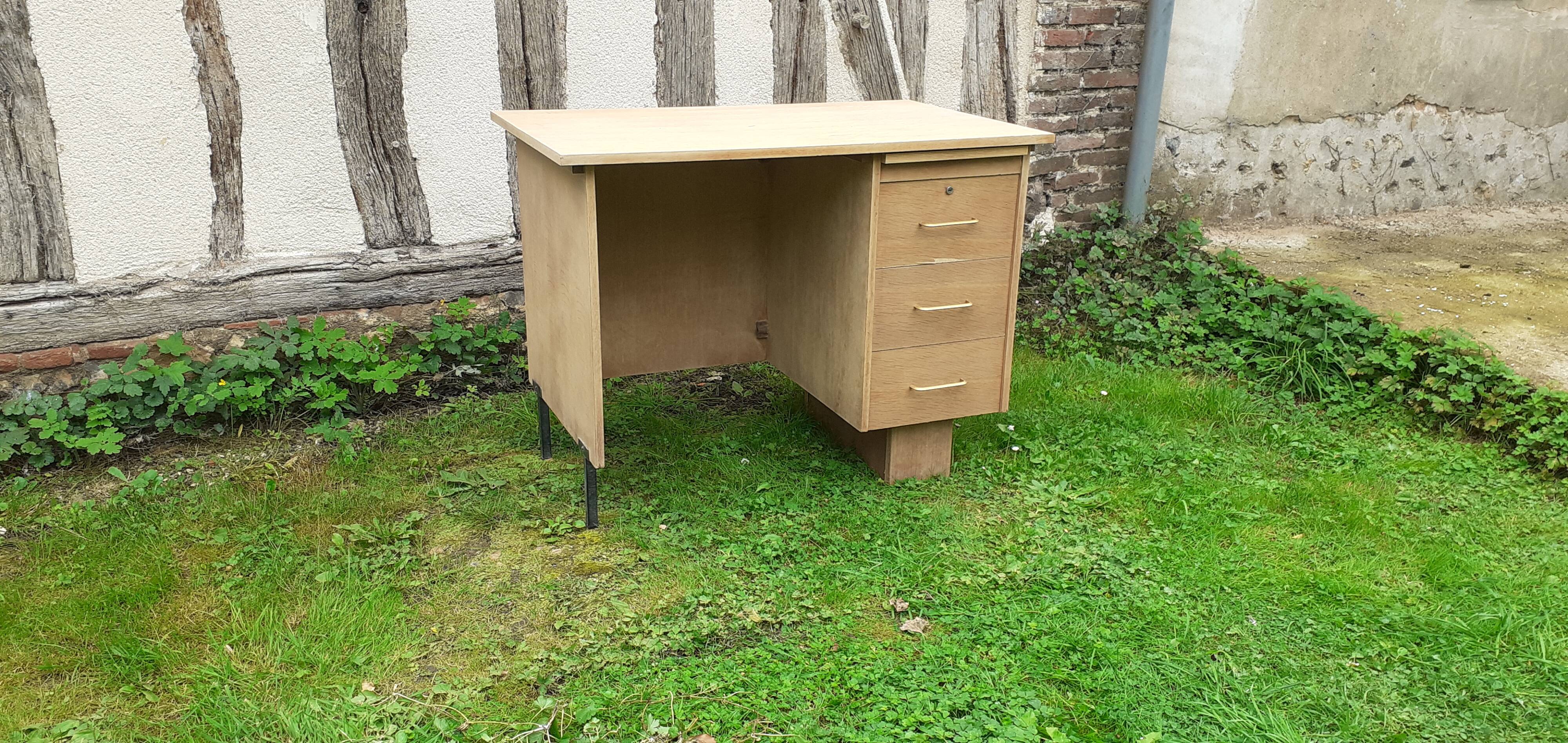 Desk 3 drawers 1 shelf year 60 vintage raw wood