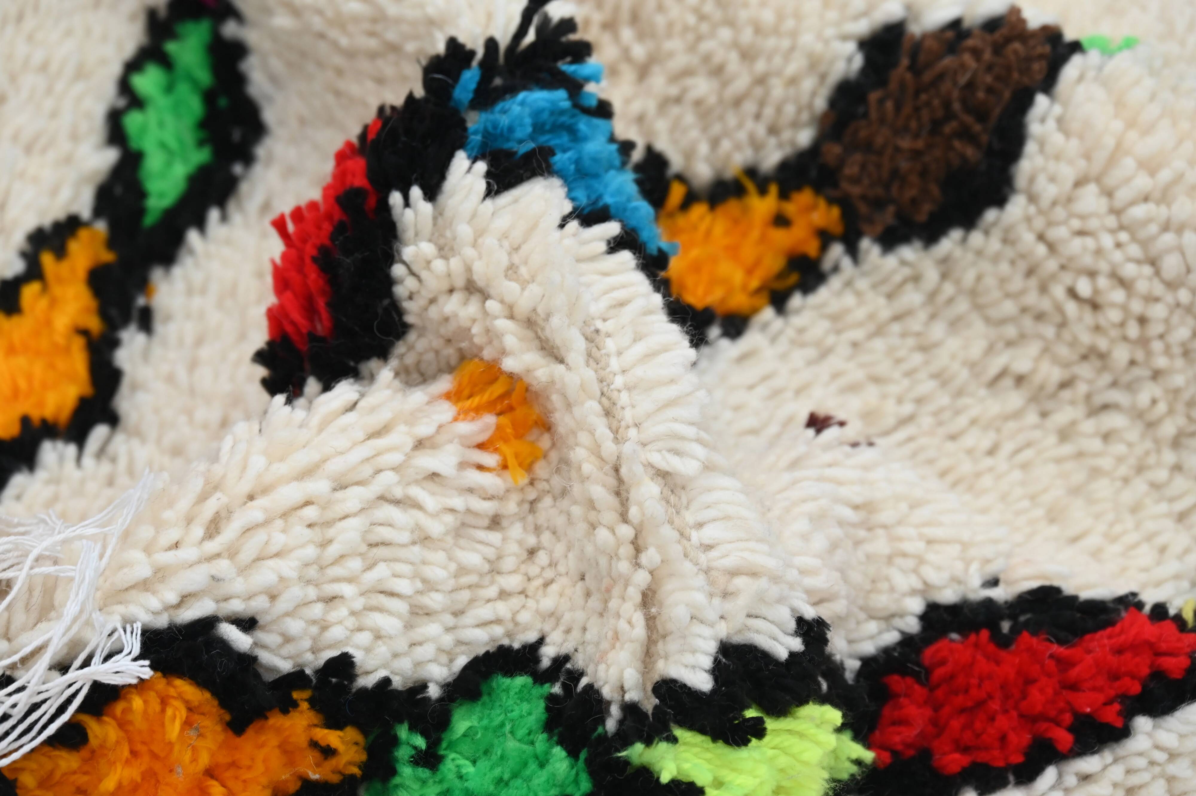 Handwoven coloured wool rug, 155 x 105 cm - P465